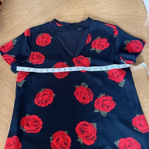 Sanctuary Red & Black Rose Print Madeline Tunic Dress Size Large - Picture 8 of 9